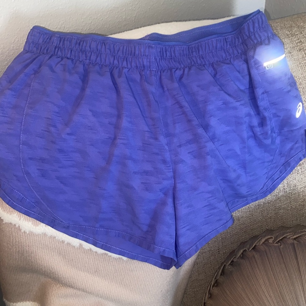 NWOT - ASICS Women’s Running Shorts Lined - Size S